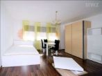 - Apartment mit Balkon