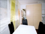 - Apartment mit Balkon